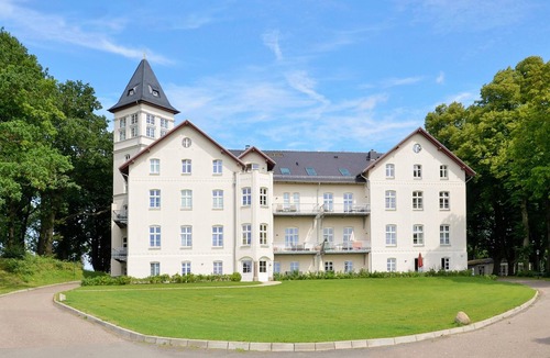 Hohen Niendorf Apartment | Jagdschloss WE 13: modern and high-quality furnished 2-room apartment