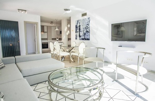 Nueva Andalucia Apartment | Jardines 16 Beautiful family apartment