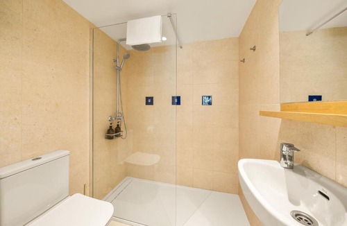 Fuengirola House | Jomarijo Boutique Rooms