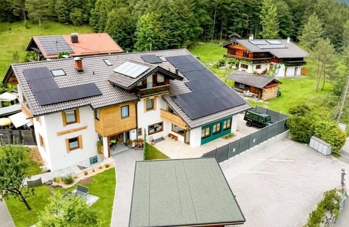 Wallgau Apartment | "Karwendel" apartment/1 bedroom, shower, toilet - rock crystal, guest house