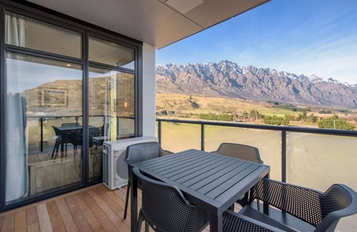 Frankton Apartment | Kawarau View - Modern Apartment