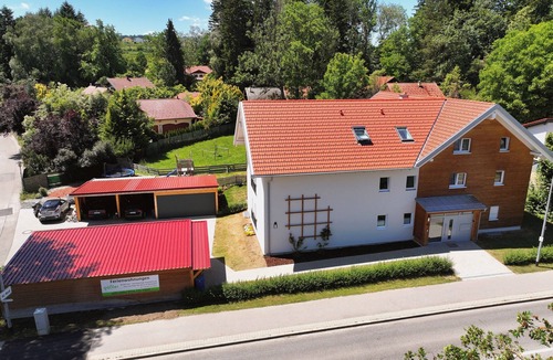 Kempten Apartment | Kempten Centrally located in the countryside: high-quality group accommodation with large terrace