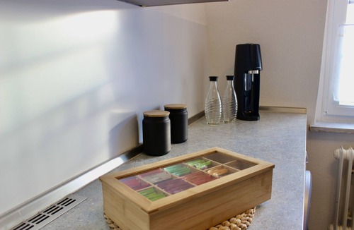Schweinfurt Apartment | Kingsize Boxspring Bed, Kitchen, Smart TV etc.
