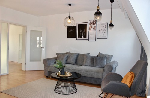 Schweinfurt Apartment | Kingsize Boxspring Bed, Kitchen, Smart TV etc.