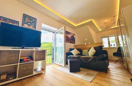 Sundern-Allendorf Apartment | Komfort-Fewo mit Infrarotsauna & WLAN nahe Sorpesee - Haus am Krähenbach - Steinert