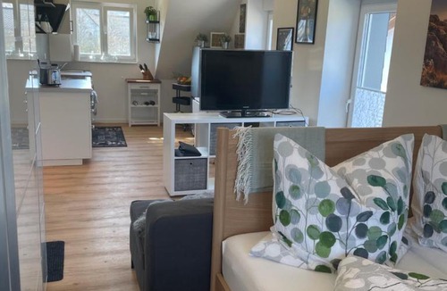 Sundern-Allendorf Apartment | Komfort-Fewo mit Infrarotsauna & WLAN nahe Sorpesee - Haus am Krähenbach - Steinert