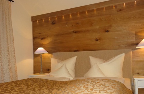 Aschach Apartment | Komfort Suite, 93qm, 2 Schlafzi., Sep. Wohnraum, 2 Balkone, Bad und Dusche, sep. WC