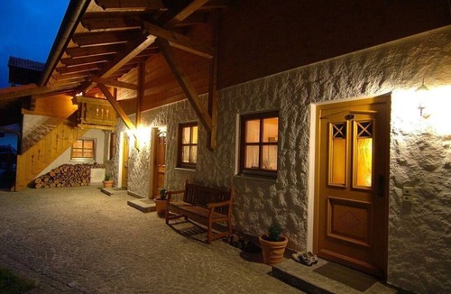 Blachendorf Apartment | Komfortable Ferienwohnung (60 qm) für zwei bis vier Personen im Bayerischen Wald