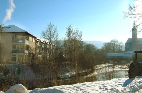 Kotzting Apartment | Komplett ausgestattetes Appartement mit kostenlosem Eintritt ins AQACUR