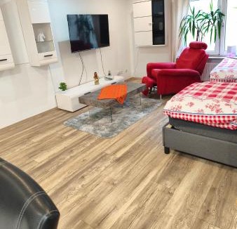 Alt-Rentfort Apartment | Komplettes Appartement mit separatem Eingang