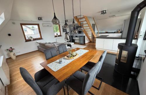 Frondenberg/Ruhr Apartment | Kuschelige Auszeit - Kamin, Schaumbad und Wohnküche