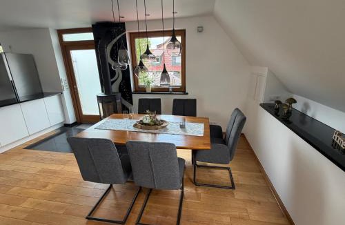 Frondenberg/Ruhr Apartment | Kuschelige Auszeit - Kamin, Schaumbad und Wohnküche