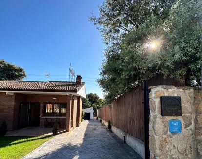 Maello House | La Casita en Maello - chalet privado con piscina, barbacoa y chimenea