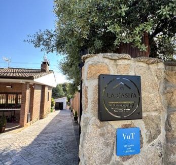 Maello House | La Casita en Maello - chalet privado con piscina, barbacoa y chimenea