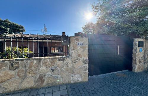 Maello House | La Casita en Maello - chalet privado con piscina, barbacoa y chimenea