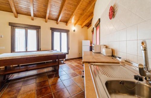 Espeja de San Marcelino House | La Dehesa de Santa Ursula Completo