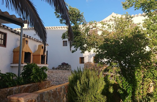 Loja Cottage | La Era Ecolodge - 3 apartment complex with private pool (8-10 people)