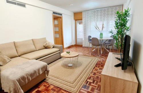 La Magdalena Apartment | La Muralla de los Sitios by Alogest