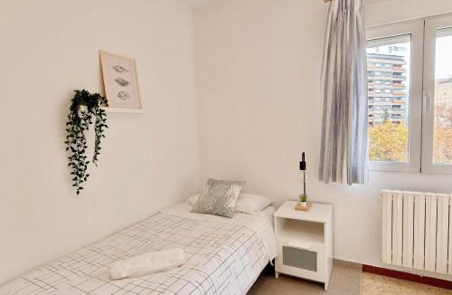 La Magdalena Apartment | La Muralla de los Sitios by Alogest