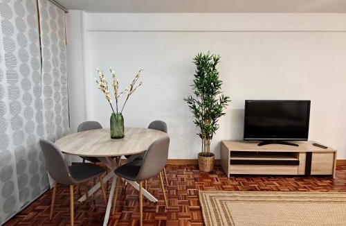 La Magdalena Apartment | La Muralla de los Sitios by Alogest