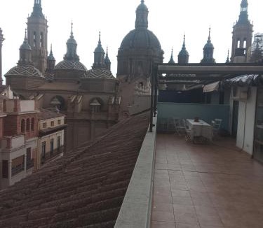 Zaragoza Old Town Apartment | La terraza del pilar