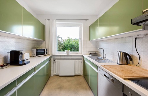 Immenstaad am Bodensee House | Lake Constance Bungalow – Apartment 'Bungalow' with Private Terrace, Shared Garden & Wi-Fi