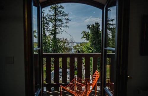 Herrsching am Ammersee Apartment | Lake house with sun terrace for 8 guests