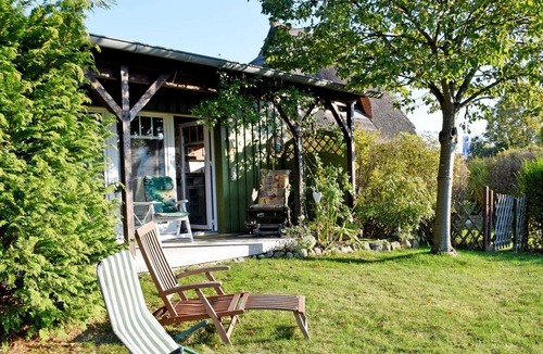 Seedorf Apartment | Lakefront house with lake view and boat access - cottage on the lake