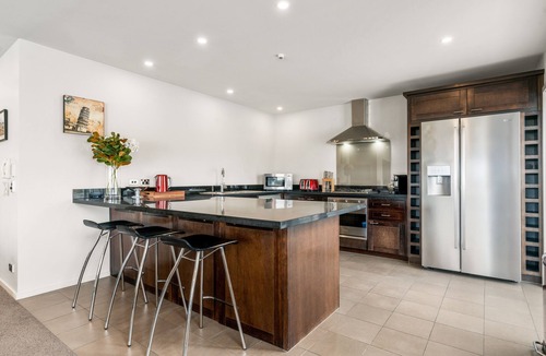 Queenstown Apartment | LAKEFRONT PENTHOUSE APARTMENT WITH 270-DEGREE VIEW