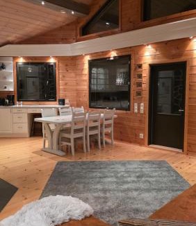 Sonka Ski Chalet | Lakeside Hideaway