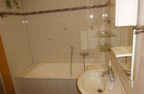 Bad Rothenfelde House | LAN1: Apartment for up to 5 people with balcony