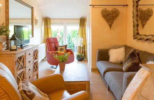 Haffkrug Apartment | Landhaus Fewo Stranddüne dogs welcome 2 bathrooms 2 terraces 50m to the beach