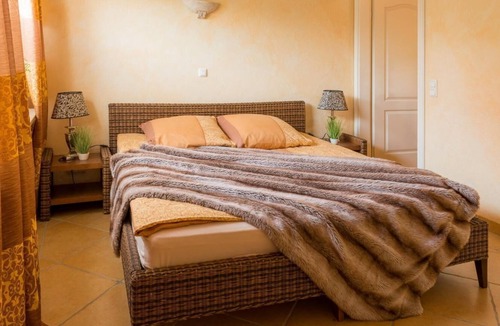 Haffkrug Apartment | Landhaus Fewo Stranddüne dogs welcome 2 bathrooms 2 terraces 50m to the beach