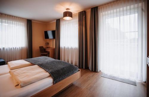 Hollfeld Hotel | Landhaus Schönfelder Hof
