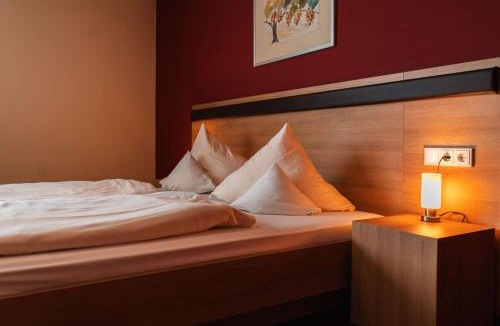 Wiesenbronn House | Landhotel und Weingasthof Schwarzer Adler