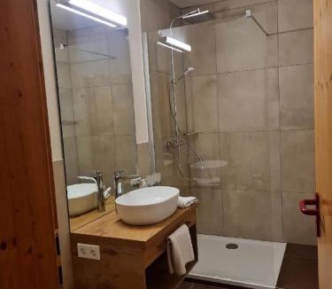 Haus im Wald Hotel | Landhotel Zum Jägerstöckl