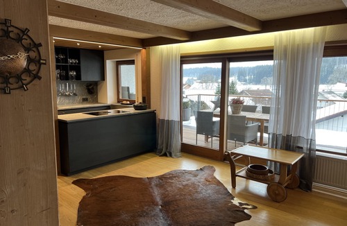 Niedersonthofen House | Large and well-kept vacation home on Lake Niedersonthofen with a sauna and patio