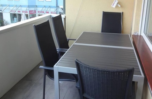 Dachau District Apartment | Large Apartment by the Train Station – Near Munich