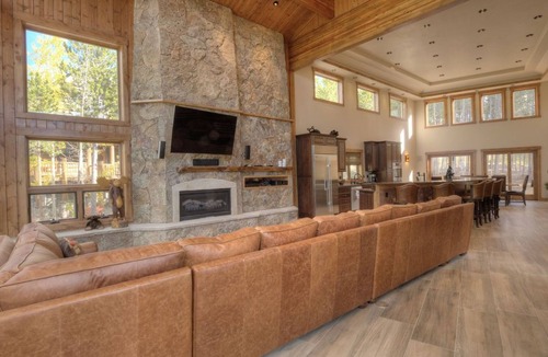 Garmisch-Partenkirchen House | Large Beautiful 3DG-Dofel with Panoramic Mountain View