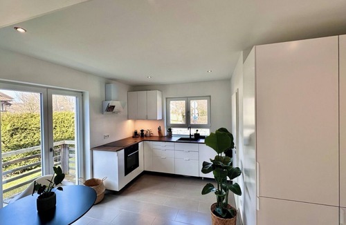 Worthsee Apartment | Large, bright garden apartment directly on Wörthsee