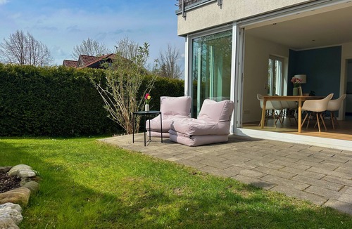 Worthsee Apartment | Large, bright garden apartment directly on Wörthsee