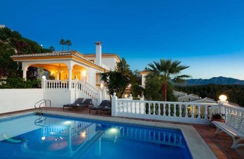 Mijas Villa | Large Family Villa 500m From Beach with Stunning Views