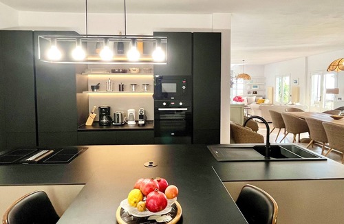 Adeje House | Large House, Friendly and Family, Heated Swimming Pool, Breathtaking Views