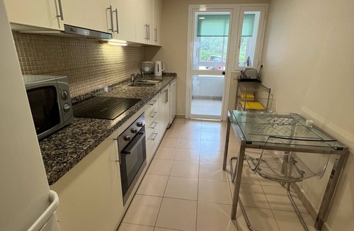 Benahavis Apartment | Large Luxury Apartment La Quinta Golf in tranquil garden & large pool FREE WIFI