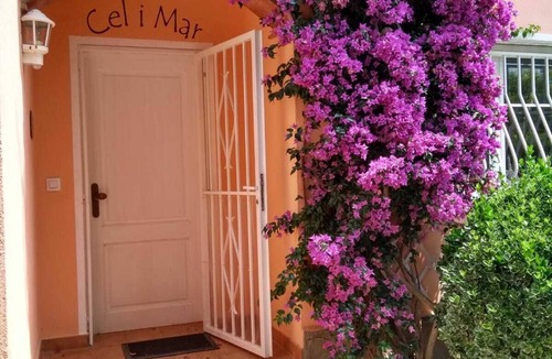 Sant Pere Pescador House | Large vacation home right on the beach with pool and garden