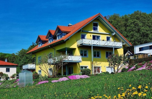 Perlhutte Apartment | Large vacation apartment (70sqm) with balcony and garden