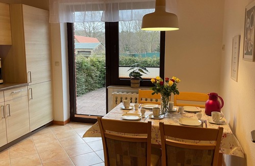 Neppermin House | Large vacation apartment with terrace in Neppermin am Achterwasser