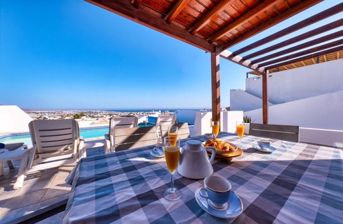 Playa Blanca Ski Chalet | Lava and Sea Pool, BBQ and Sea View