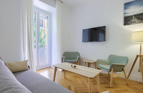 Embajadores Apartment | Lavapies Center - One-bedroom Apartment