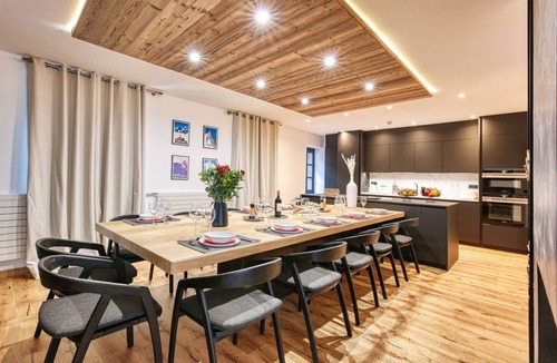 Argentiere Villa | Le Marti - Seven Bedroom Villa, Sleeps 14